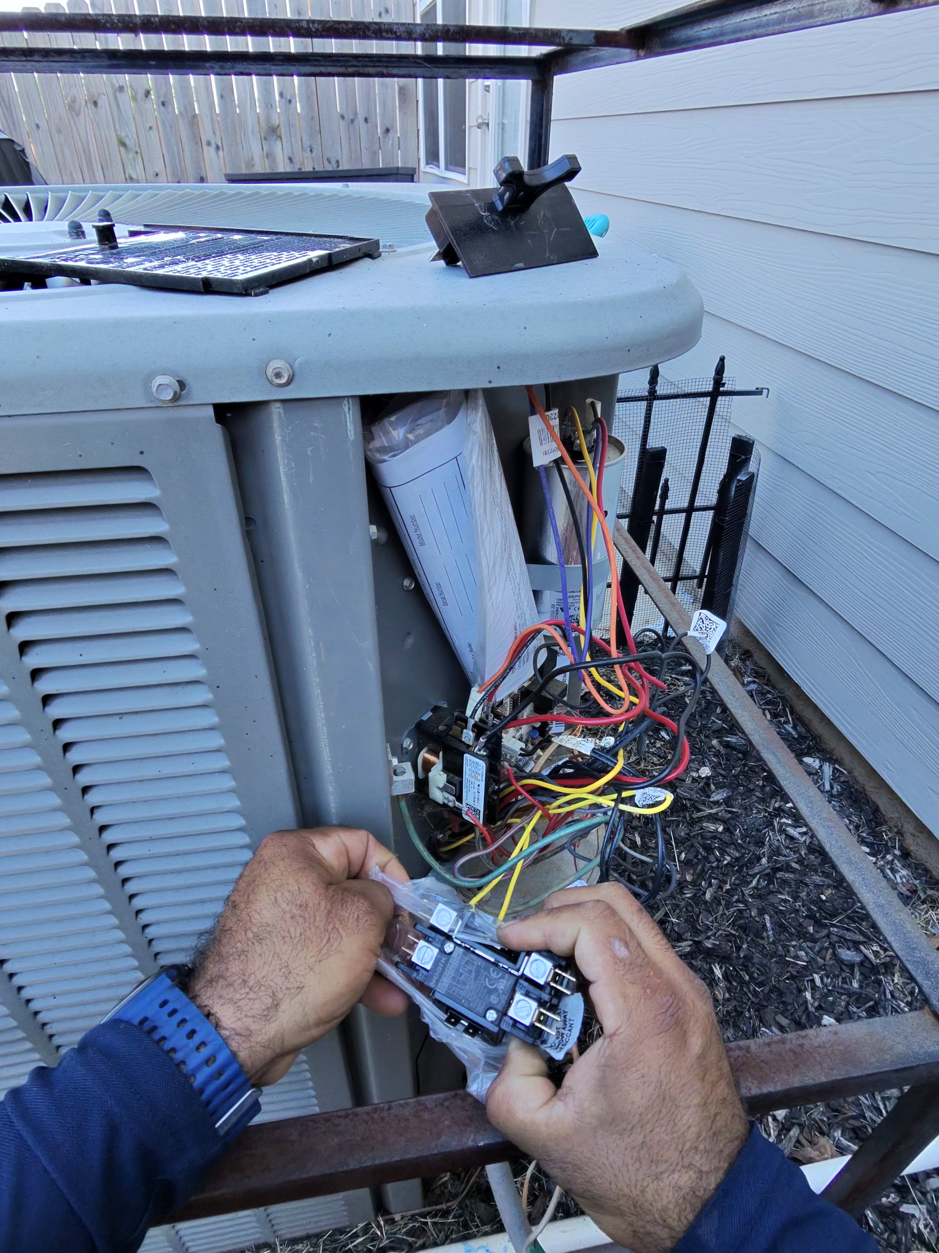 Contactor replacement on AC unit